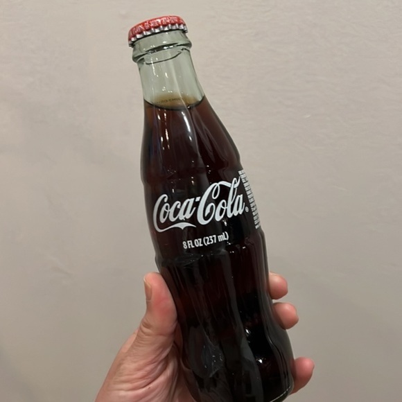 VINTAGE COKE BOTTLE WITH 2017 NATIONAL CHAMPIONS UNIVERSITY OF ALABAMA - Picture 2 of 3